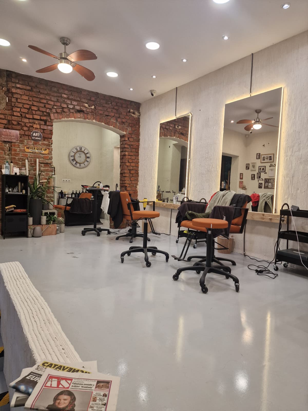 Interior salon